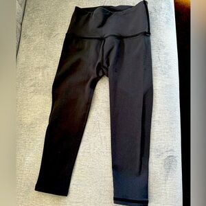 Lululemon black capri leggings